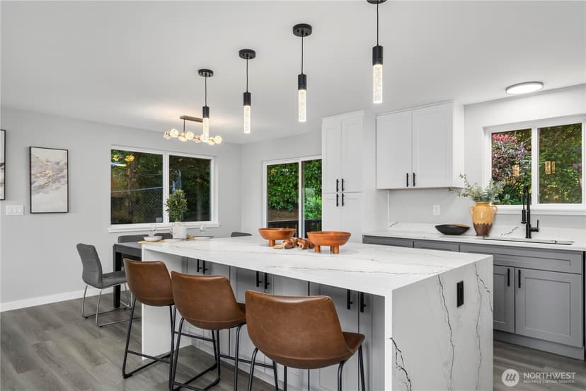 Property photo for 5227 56th Avenue S, Seattle photo 12