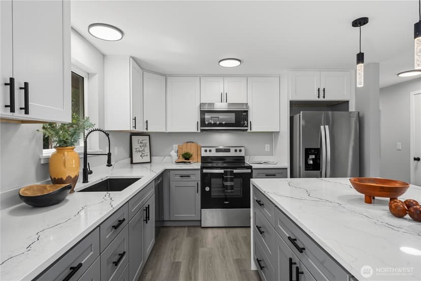 Property photo for 5227 56th Avenue S, Seattle photo 11