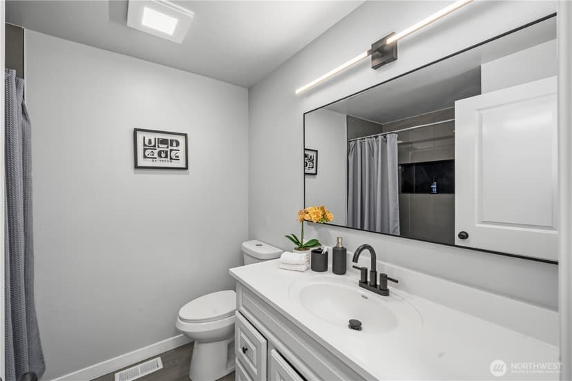 Property photo for 5227 56th Avenue S, Seattle photo 17