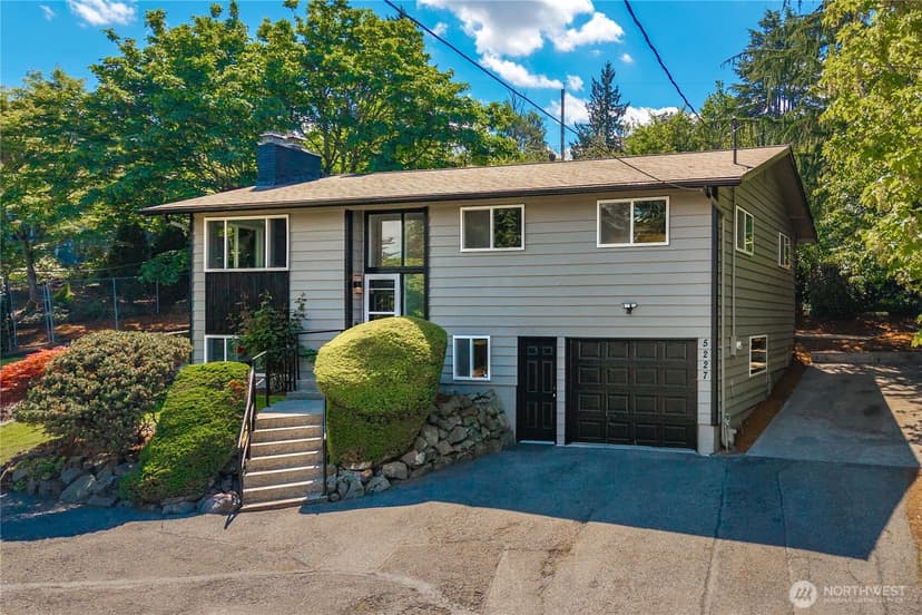 Property photo for 5227 56th Avenue S, Seattle photo 3