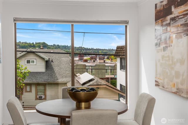 Property photo for 2633 Franklin Avenue E #102, Seattle photo 4