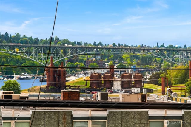 Property photo for 2633 Franklin Avenue E #102, Seattle photo 3