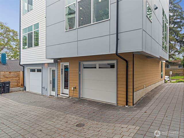 Property photo for 902 N 86th Street, Seattle photo 3