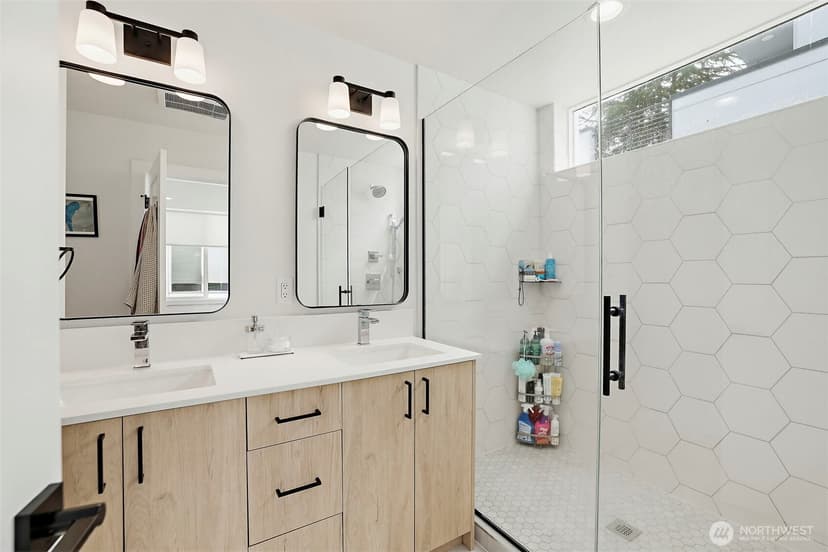 Property photo for 902 N 86th Street, Seattle photo 24