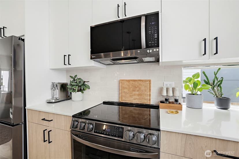 Property photo for 902 N 86th Street, Seattle photo 11
