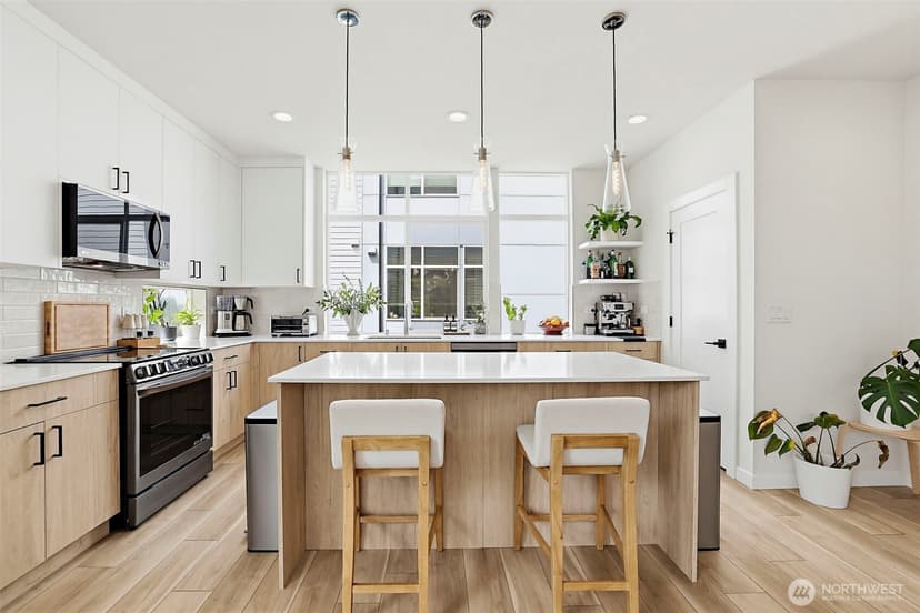 Property photo for 902 N 86th Street, Seattle
