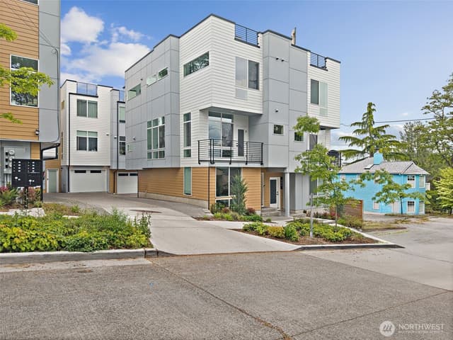 Property photo for 902 N 86th Street, Seattle photo 5