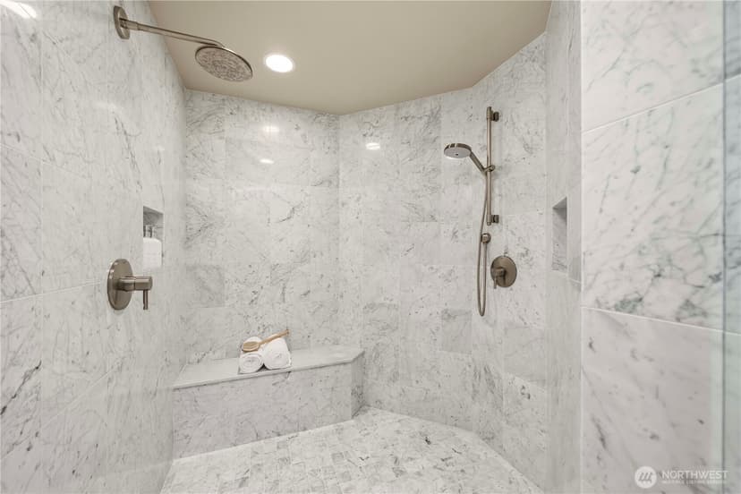 Property photo for 10021 NE 16th Place, Bellevue photo 26