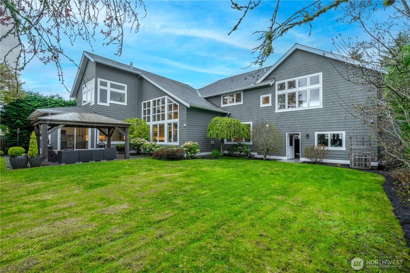 Property photo for 10021 NE 16th Place, Bellevue photo 34