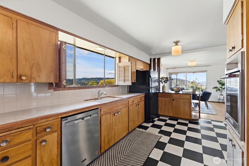 Property photo for 18014 58th Ave NE, Kenmore photo 12