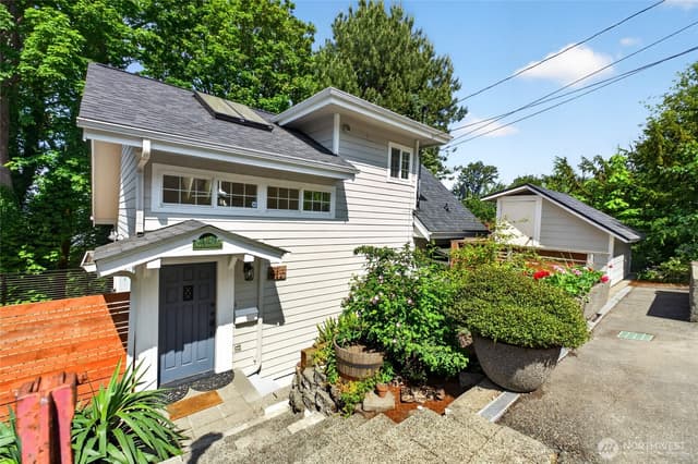 Property photo for 917 N Park Drive, Tacoma