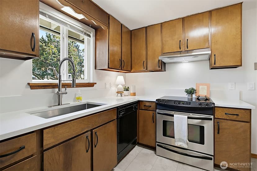 Property photo for 1410 SW 149th Street, Burien photo 8