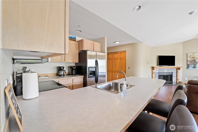 Property photo for 808 W Manson Highway #C303, Chelan photo 9