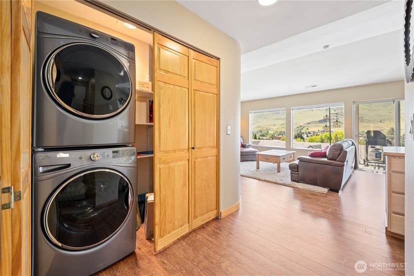 Property photo for 808 W Manson Highway #C303, Chelan photo 11