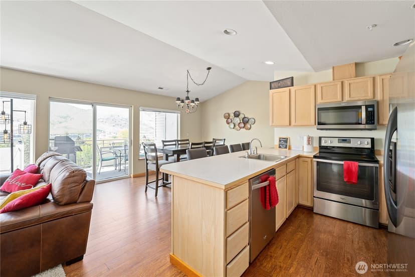 Property photo for 808 W Manson Highway #C303, Chelan photo 6