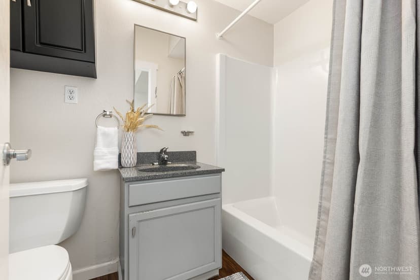 Property photo for 15504 SE 18th Street, Bellevue photo 27