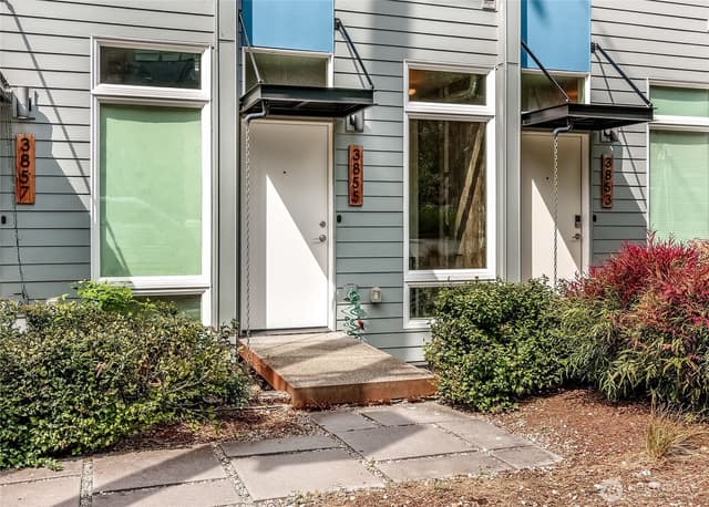 Property photo for 3855 21st Avenue SW, Seattle photo 4