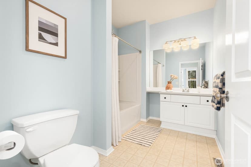 Property photo for 600 228th Street SW #I101, Bothell photo 17