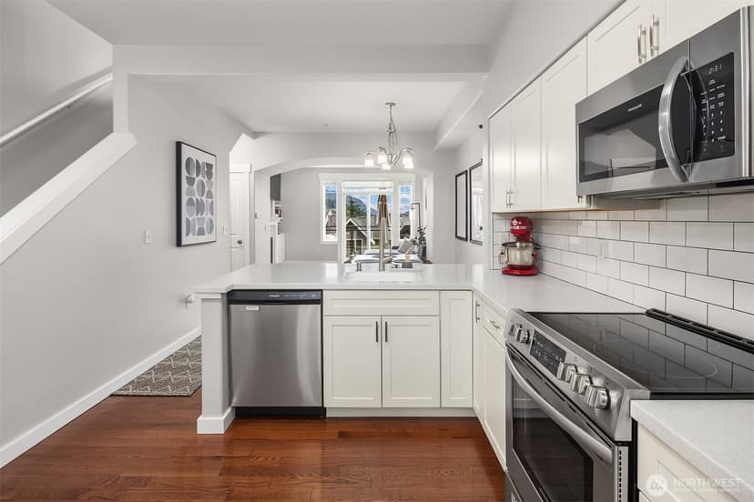 Property photo for 23300 SE Black Nugget Road #M2, Issaquah photo 9
