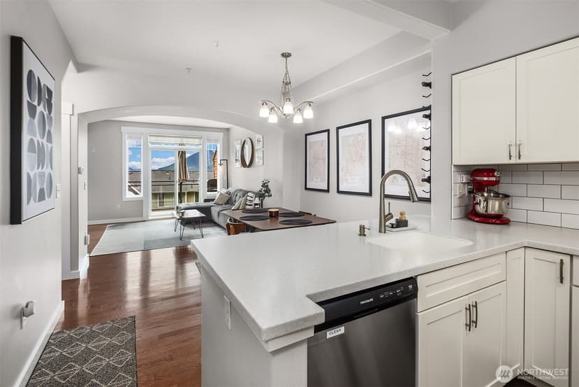 Property photo for 23300 SE Black Nugget Road #M2, Issaquah photo 11