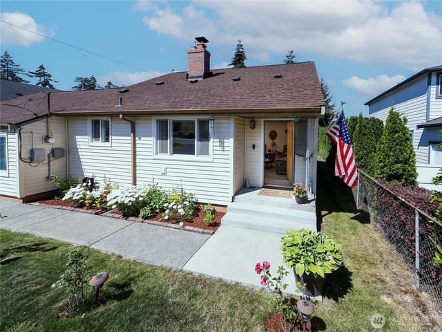 Property photo for 25033 20th Avenue S, Des Moines photo 4