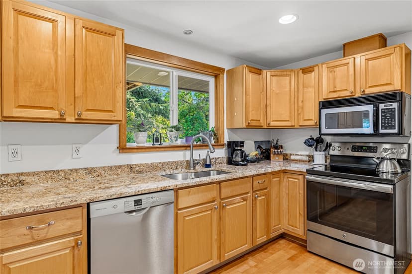 Property photo for 1812 74th Street SE, Everett photo 16