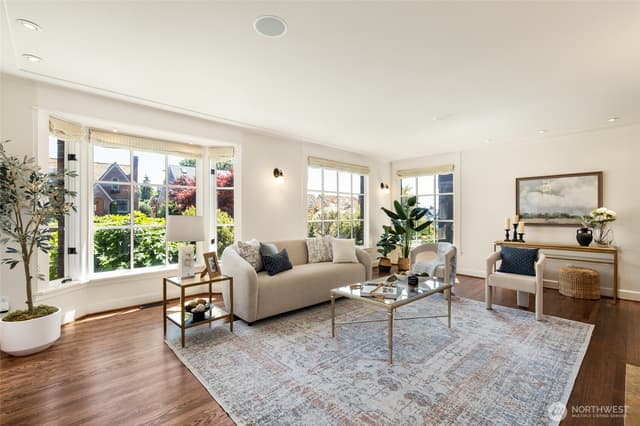Property photo for 2017 36th Avenue W, Seattle photo 4