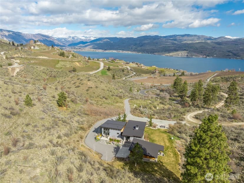 Property photo for 111 Hawks Meadow Road, Chelan photo 2