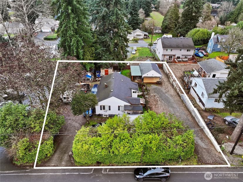 Property photo for 12206 1st Avenue S, Seattle photo 3