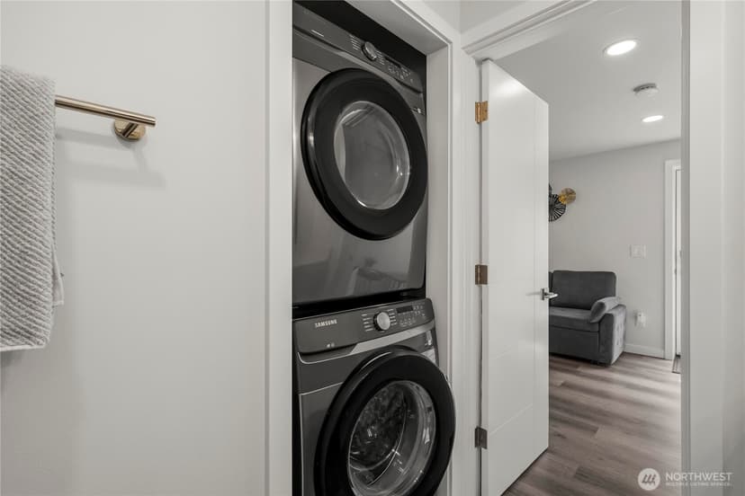 Property photo for 5643 16th Avenue SW, Seattle photo 33