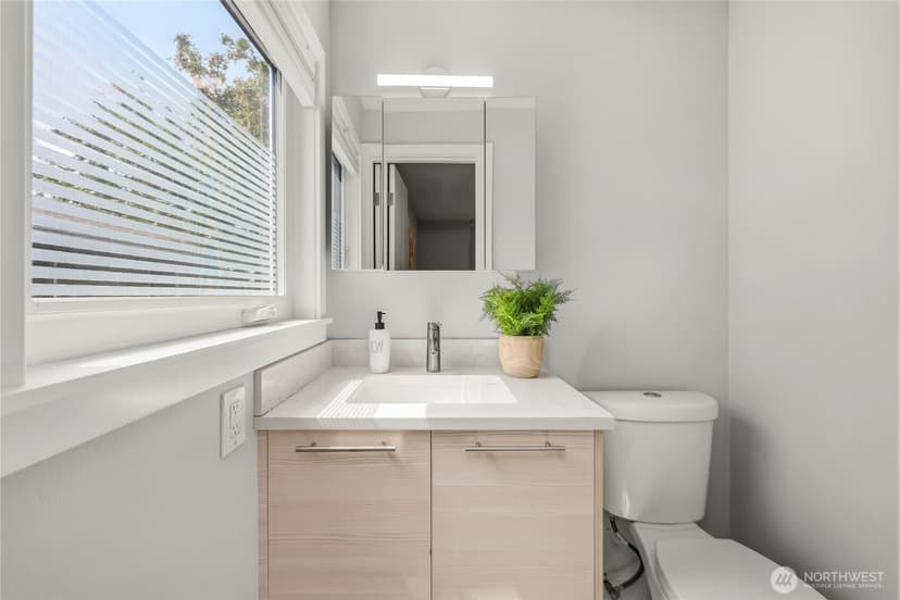 Property photo for 5643 16th Avenue SW, Seattle photo 18