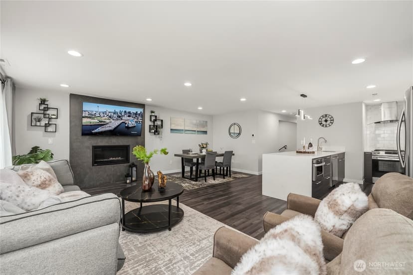 Property photo for 5643 16th Avenue SW, Seattle photo 6