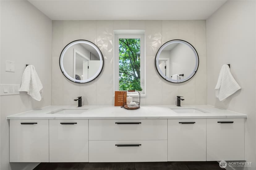 Property photo for 5643 16th Avenue SW, Seattle photo 13