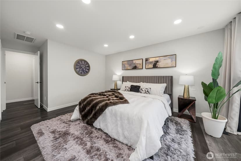 Property photo for 5643 16th Avenue SW, Seattle photo 12