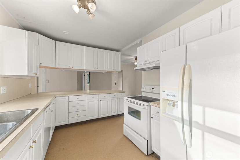 Property photo for 6614 100th Street SW, Lakewood photo 19