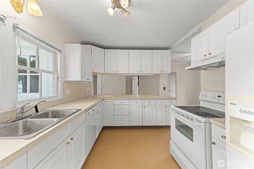 Property photo for 6614 100th Street SW, Lakewood photo 18