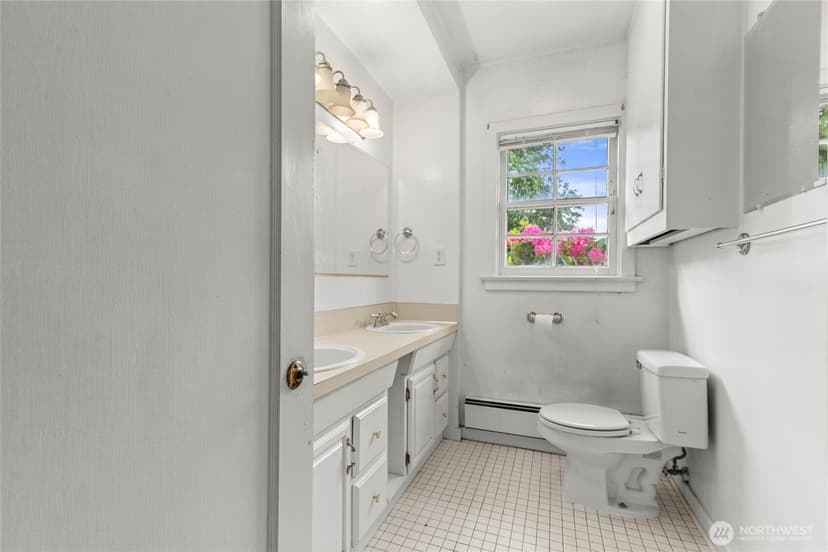 Property photo for 6614 100th Street SW, Lakewood photo 14