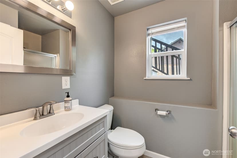 Property photo for 17323 74th Drive NE, Arlington photo 15