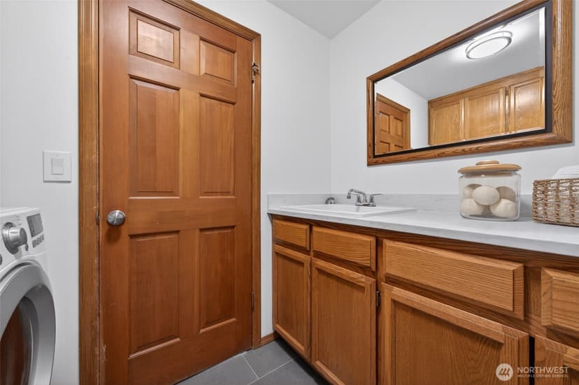Property photo for 12610 NE 68th Place, Kirkland photo 32