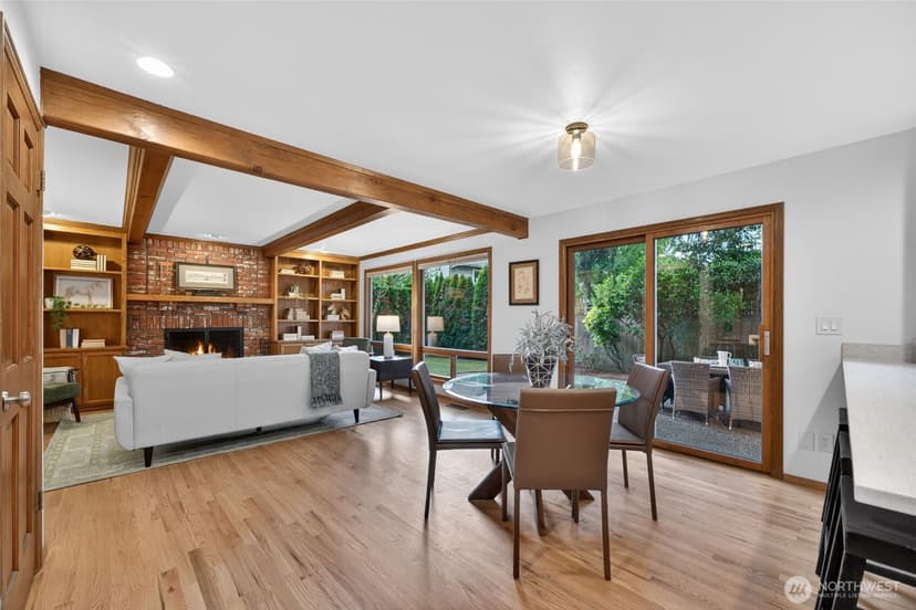 Property photo for 12610 NE 68th Place, Kirkland photo 16