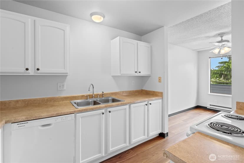 Property photo for 1832 S 330th Street #D, Federal Way photo 8