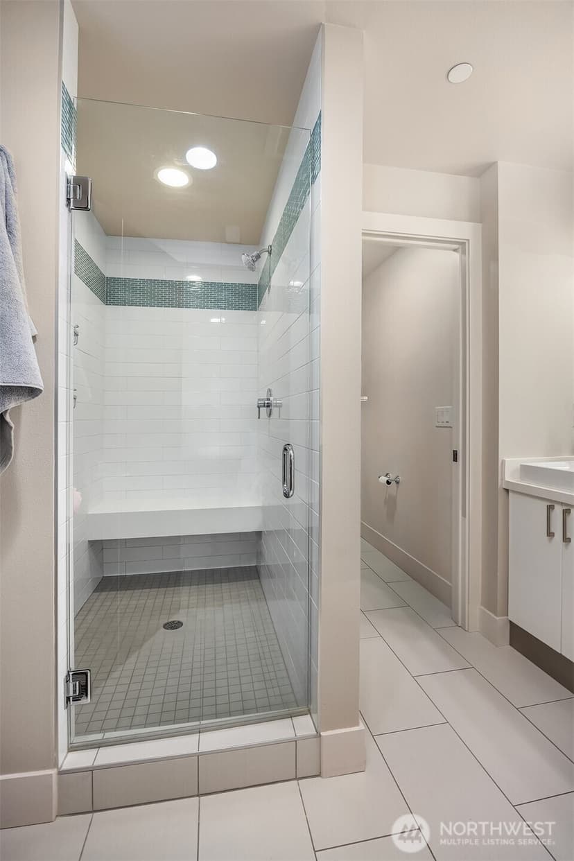 Property photo for 998 NE High Street #12, Issaquah photo 21