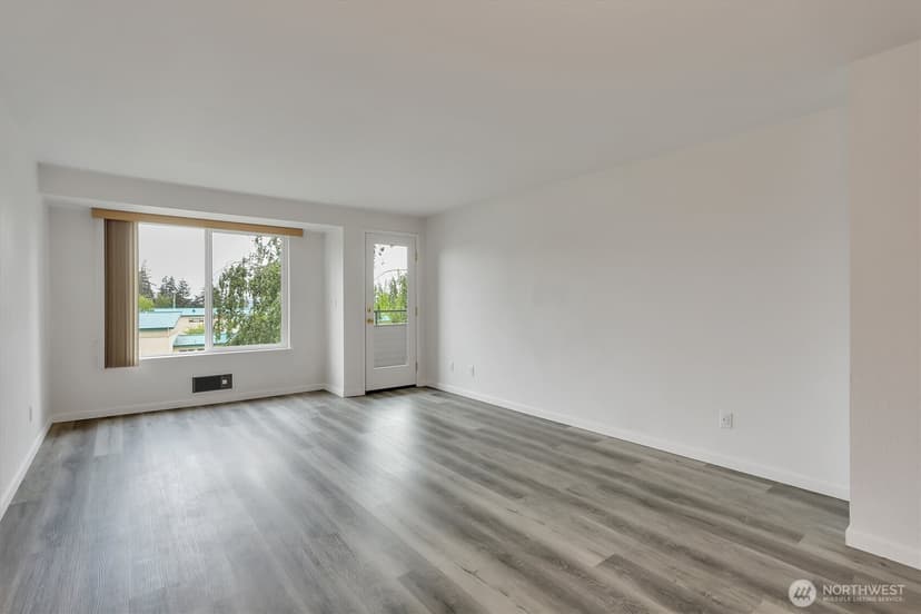 Property photo for 4895 76th Street SW #D-302, Mukilteo photo 8