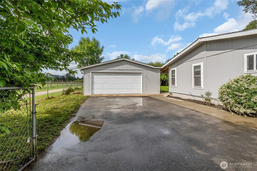 Property photo for 15315 116th Street E, Puyallup photo 3