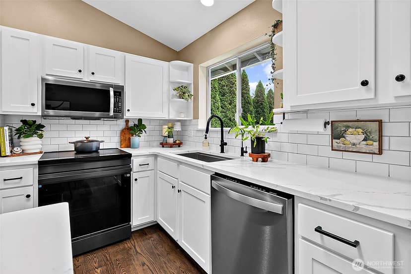 Property photo for 37008 20th Avenue S, Federal Way photo 8