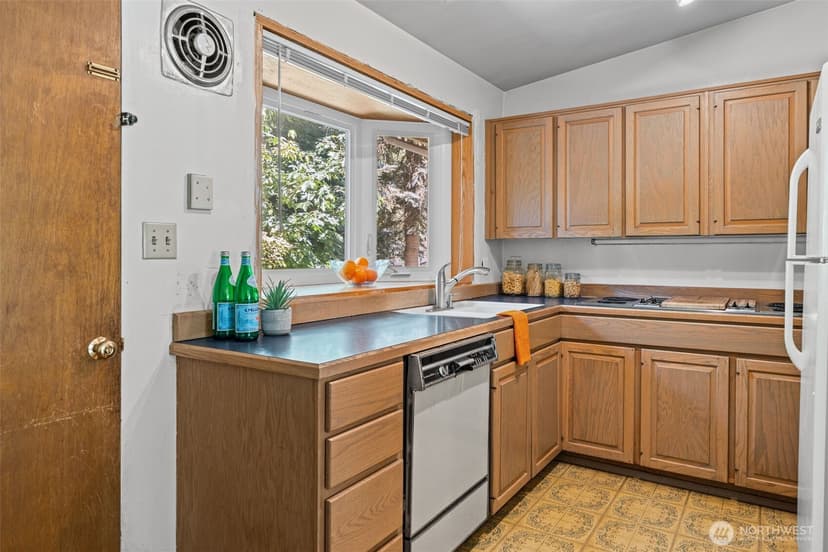 Property photo for 4045 149th Avenue SE, Bellevue photo 4