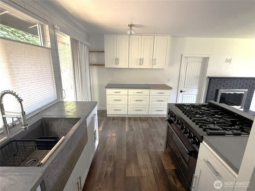 Property photo for 6011 185th Street SW, Lynnwood photo 13