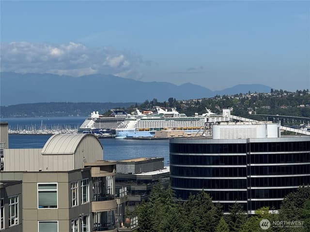 Property photo for 76 Cedar Street #611, Seattle photo 3