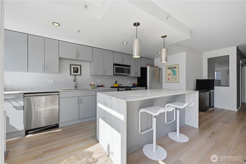 Property photo for 76 Cedar Street #611, Seattle photo 10