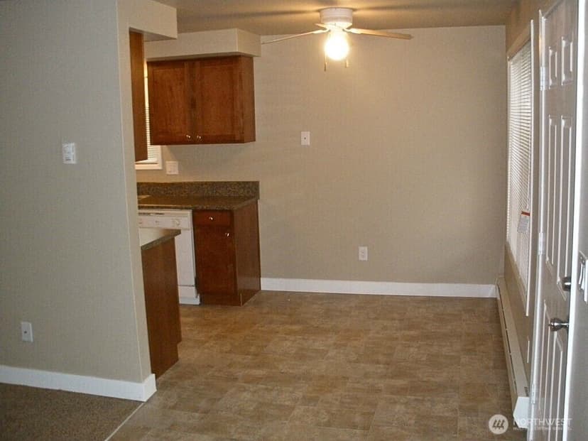 Property photo for 18332 Hurst Road, Lynnwood photo 7